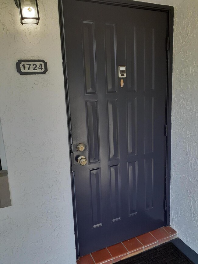 Building Photo - 1248 S Military Trail
