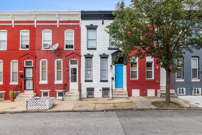 Building Photo - 2134 W Fayette St