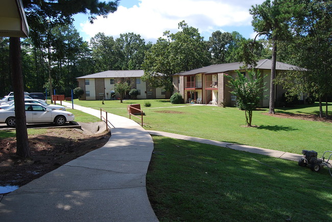 Building Photo - Woodcroft Apartments