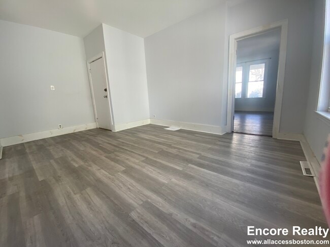 Building Photo - 23 Pratt St