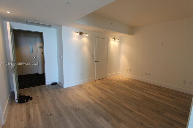 Foto del edificio - 1900 N Bayshore Dr