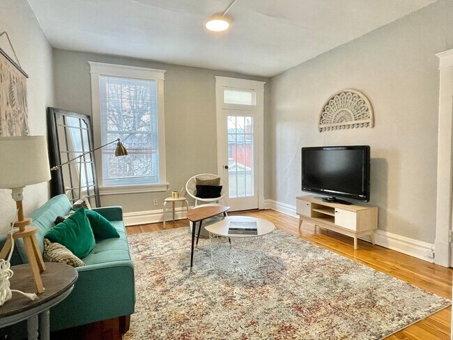 Foto del edificio - 4205 Botanical Ave