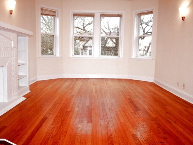 Foto del edificio - 3428 W Parker Ave