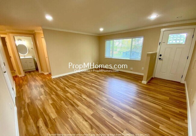 Foto del edificio - Charmingly Updated Three Bedroom Home in South Hillsboro!