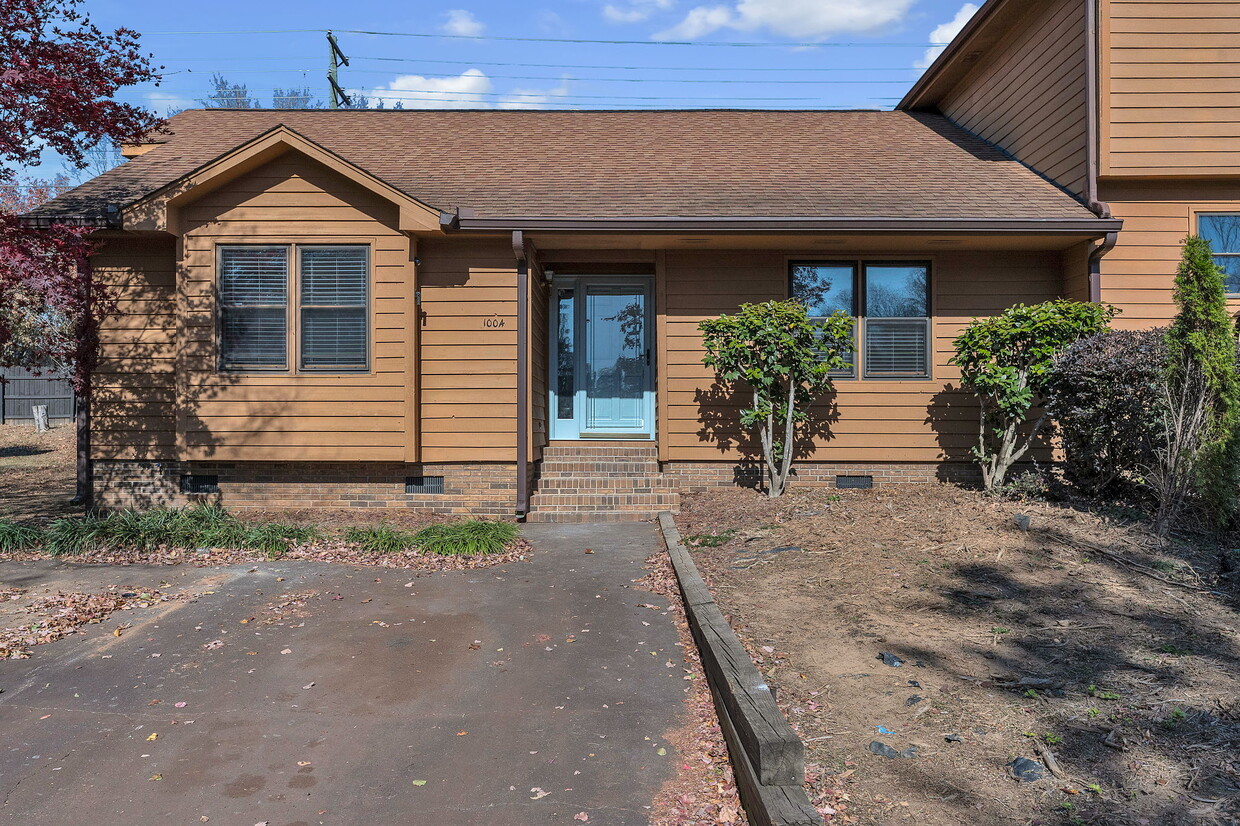 Primary Photo - 100 Sunningdale Ct