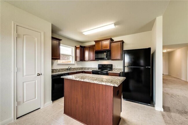 Building Photo - 1602 Kim Loan Dr