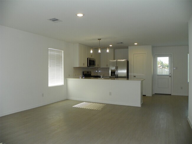 Foto del edificio - 261 Douglas Hls Dr