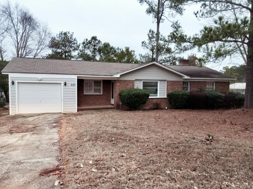 607 Dandridge Dr, Fayetteville, NC 28303 House Rental in Fayetteville