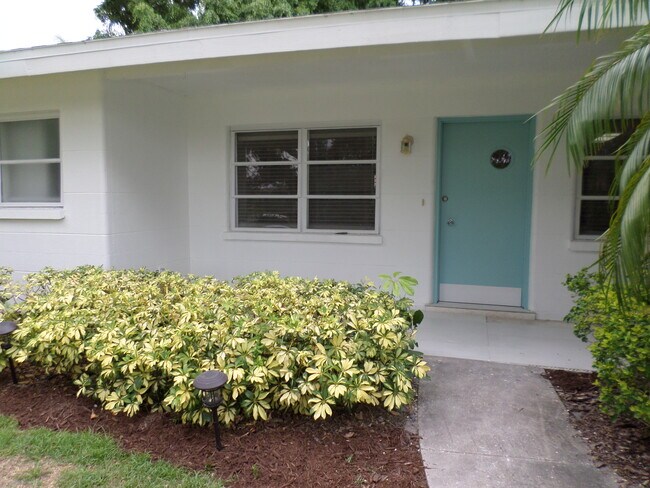Building Photo - 7532 Cove Terrace