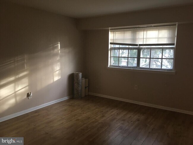 Foto del edificio - 718 Arborwood