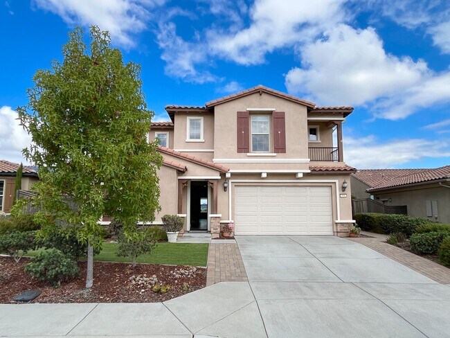 Foto del edificio - 5bd/3ba, 3969 sq ft Home in Gated Community in Vista!