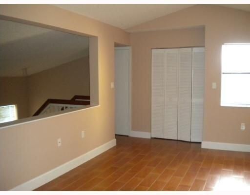 Foto del edificio - 17201 Glenmoor Dr