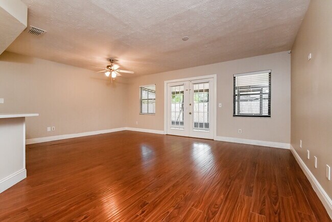 Foto del edificio - 846 Timber Pond Dr