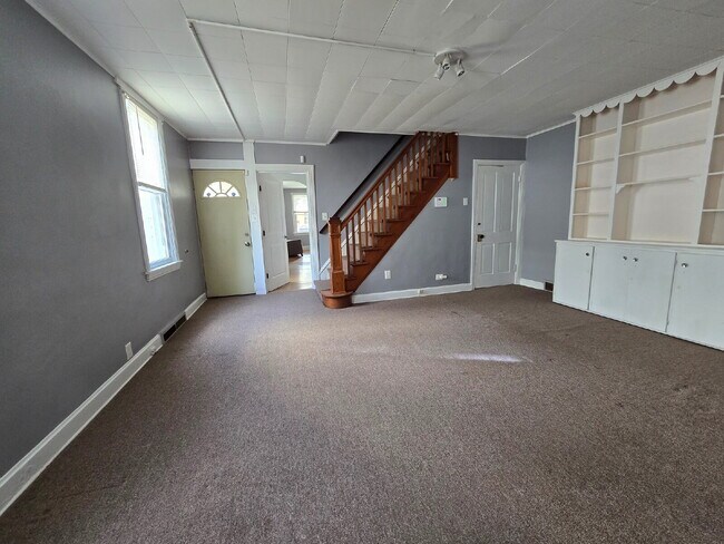 Building Photo - 209 Lincoln St