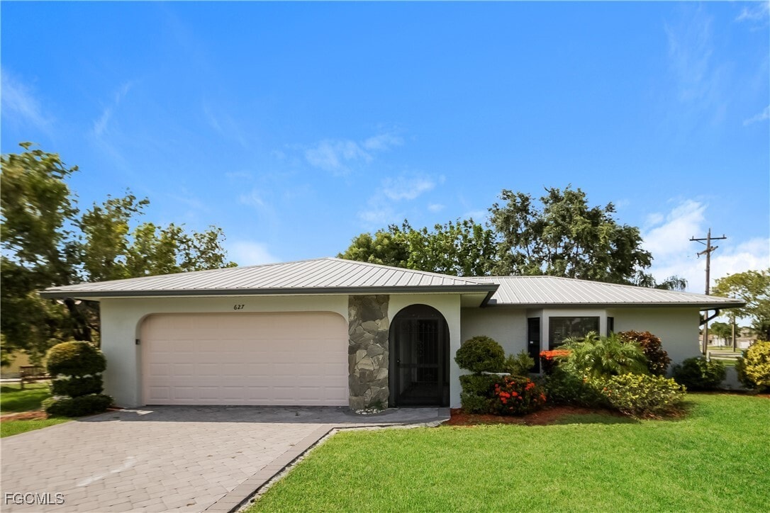 Foto principal - 627 SE 19th Ln