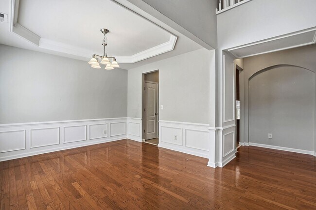 Foto del edificio - WAKEFIELD CORNER HOME WITH 4 BEDROOMS IS WAITING FOR YOU!