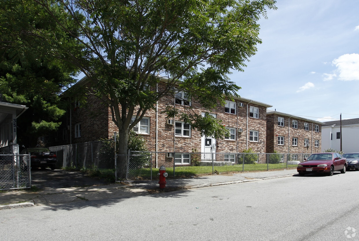 Building Photo - 323 Howard St