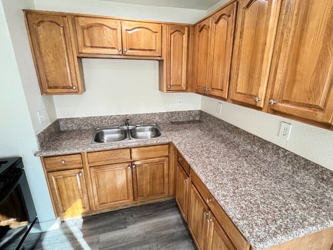 Foto del edificio - 1604 N H St