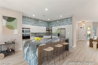 Building Photo - 1605 Shadow Rock Dr