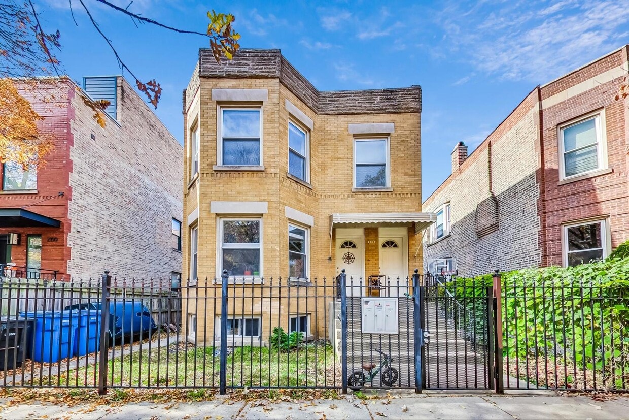 Primary Photo - 2104 N Richmond St