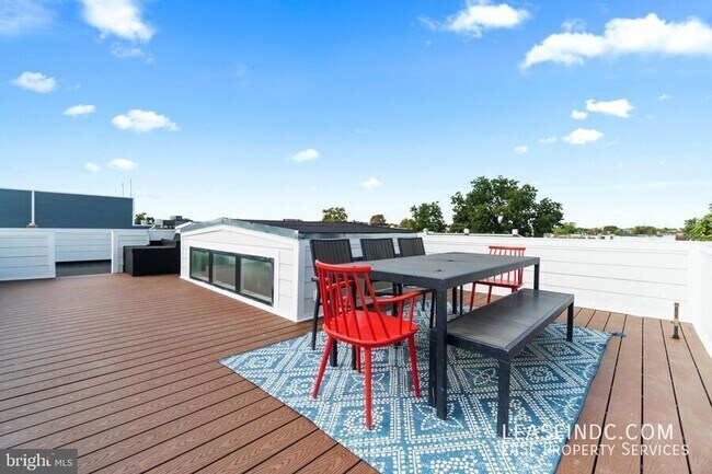Foto del edificio - 3524 Park Pl NW