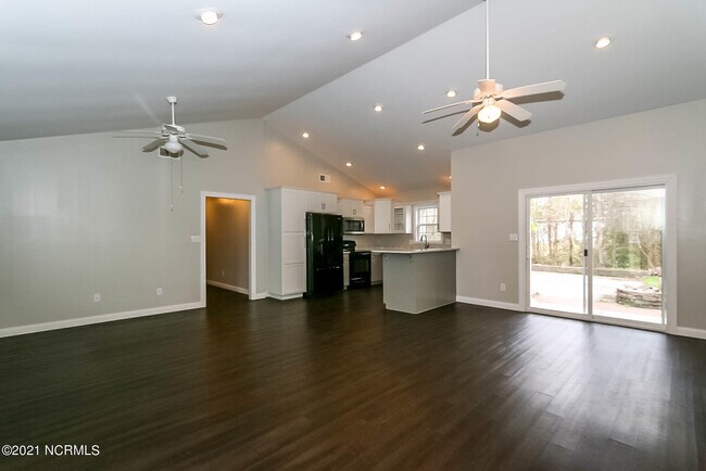 Building Photo - 125 S Park Ln