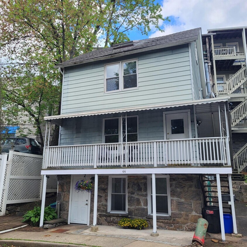 Foto principal - 44 Ridge St