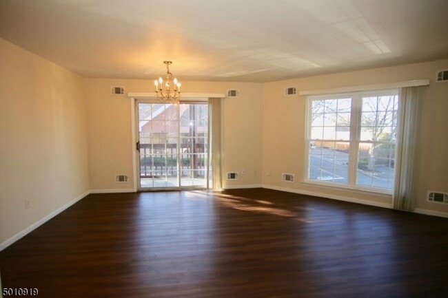 Building Photo - 1480 Westgate Dr