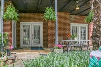 Building Photo - 5647 Queensborough Dr