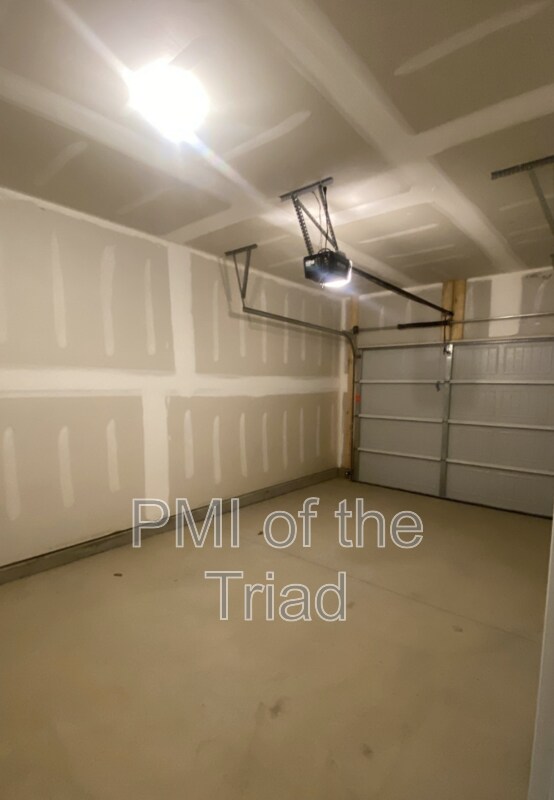 Foto del edificio - 4003 Beckton Trl