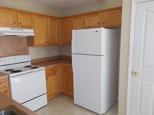 Building Photo - 15115 De Havilland Dr