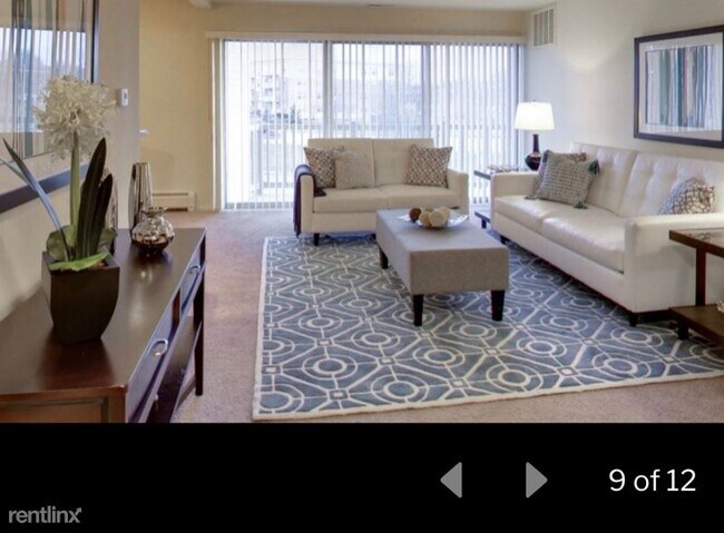 Foto del edificio - 400 W Rand Rd