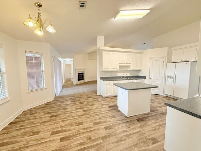 Building Photo - 7945 Amethyst Dr
