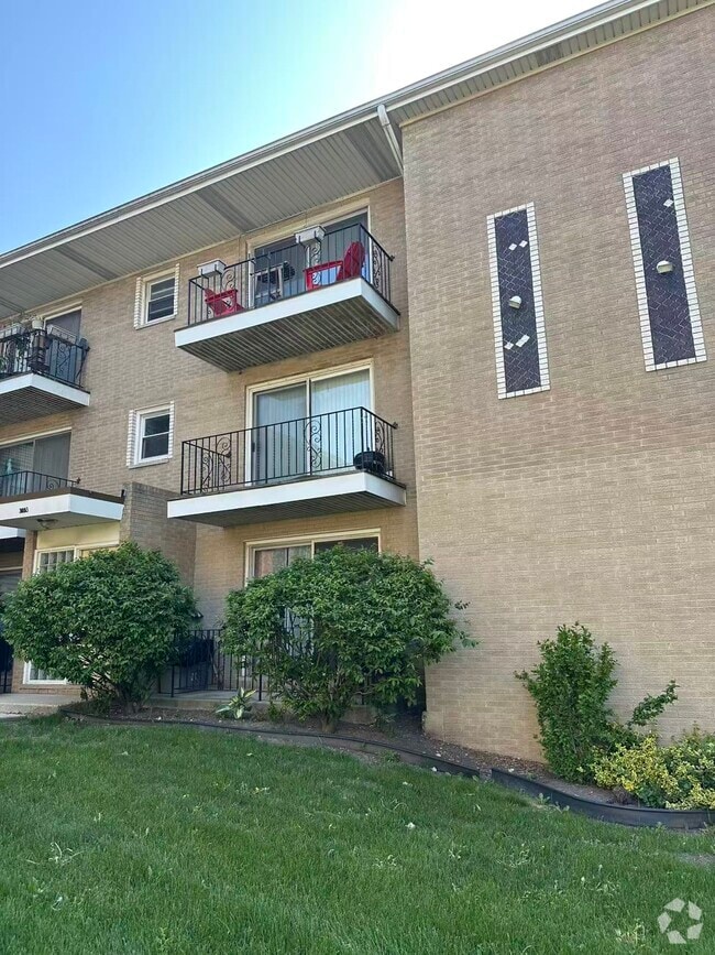Building Photo - 3853 W 47th St