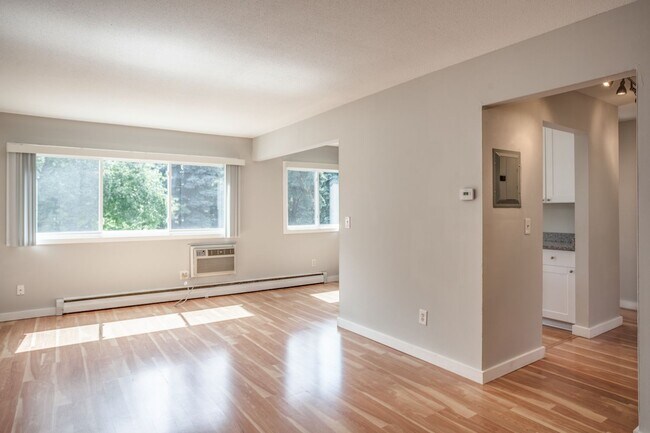 Foto del edificio - 744 Polk St NE