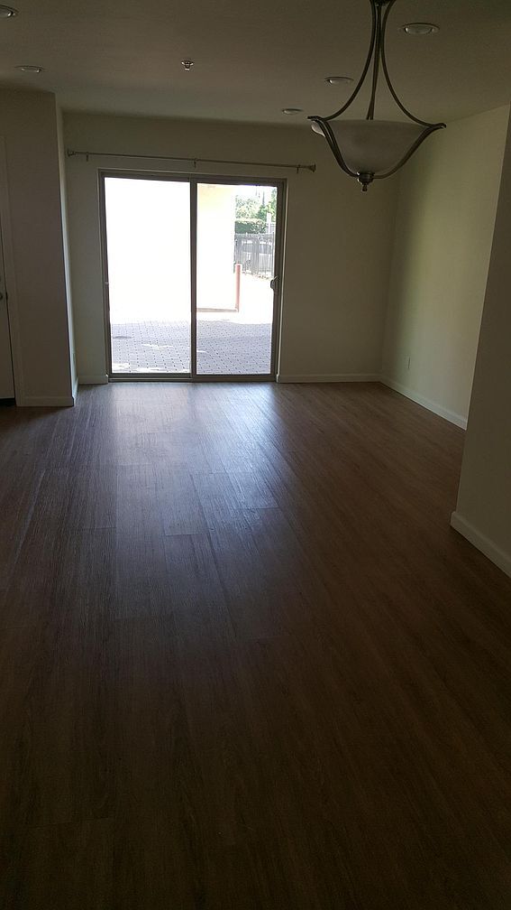 cocina orientada al exterior - 11435 Tiara St