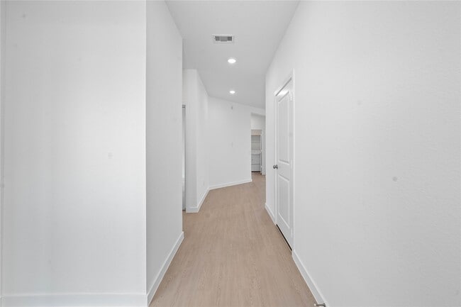 Building Photo - 16618 Golden Harvest Dr