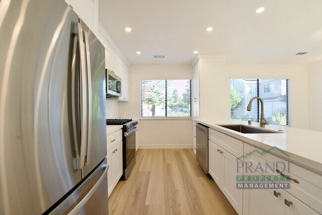 Foto del edificio - 41 Pine Tree Ct