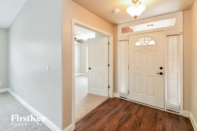 Foto del edificio - 306 Ivy Hills Cir