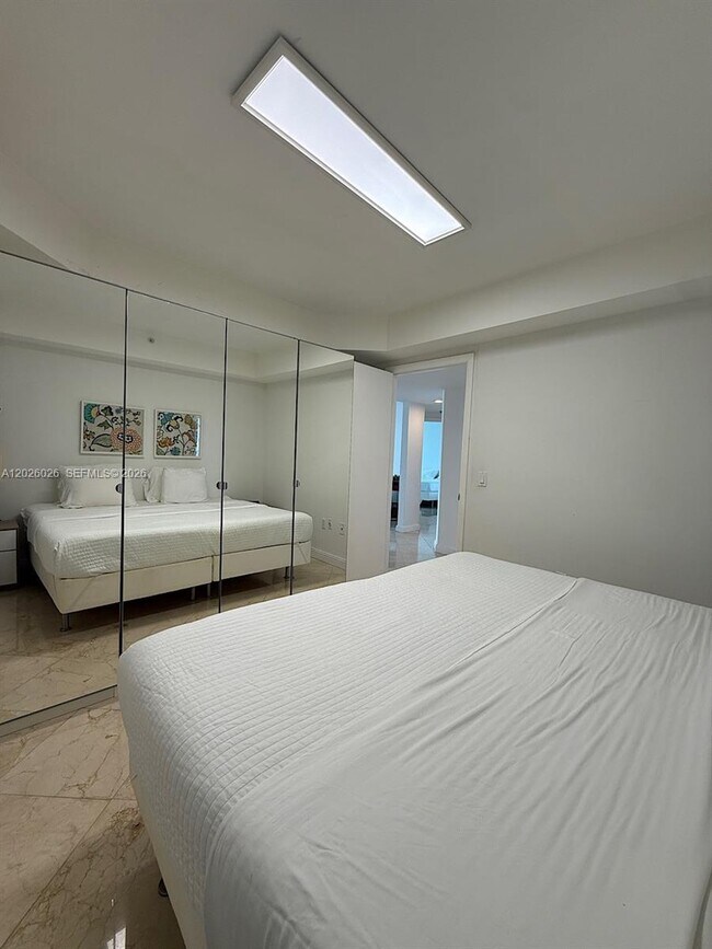 Foto del edificio - 16400 Collins Ave
