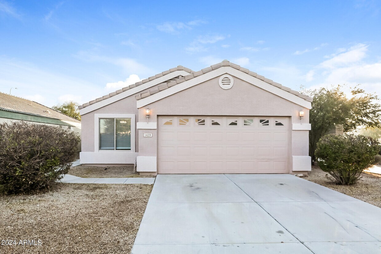 Primary Photo - 1429 S 107th Dr