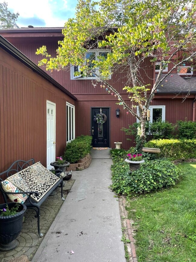 Building Photo - 602 Huntridge Dr