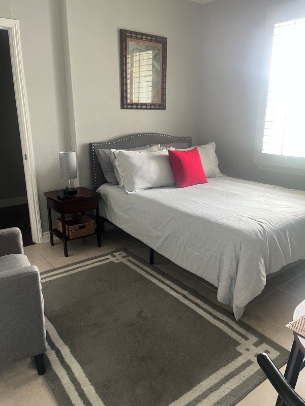 Foto del edificio - 8418 Lourenco Ln