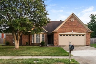 Building Photo - 6665 Millgrove Park Dr