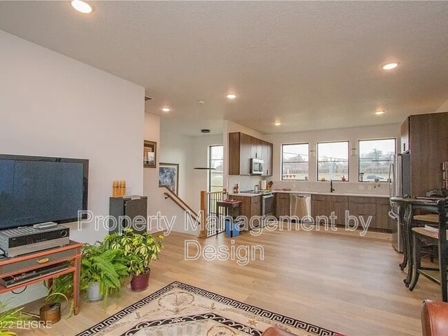Building Photo - 1371 Keosauqua Way