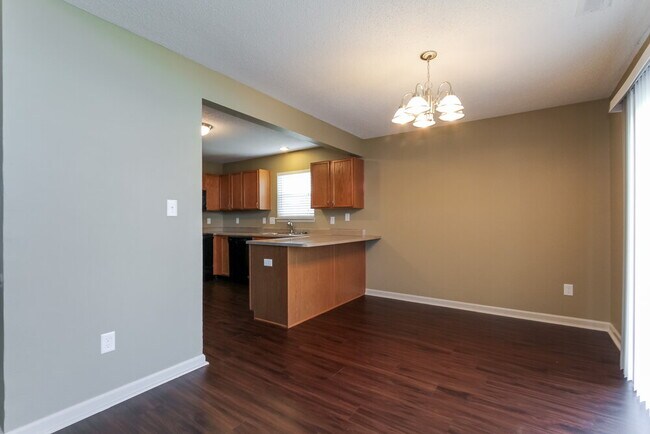 Foto del edificio - 5665 High Timber Ln