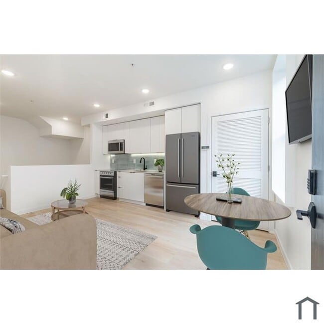 Photo - 2717 N Howard St Apartment