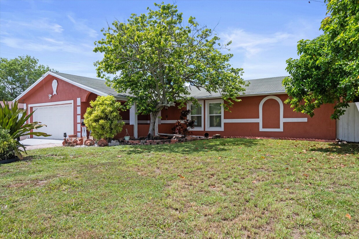 Primary Photo - 4928 Marbella Rd S