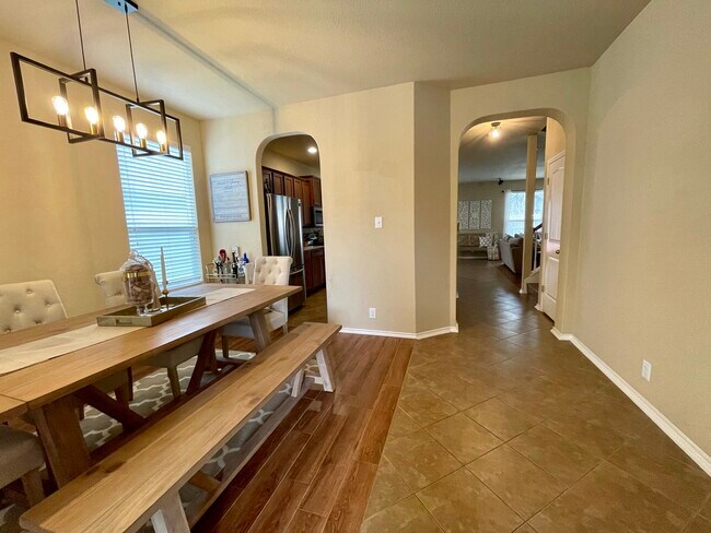 Building Photo - 21634 Seminole Oaks