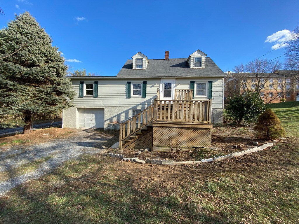 Primary Photo - 198 Garber Ln